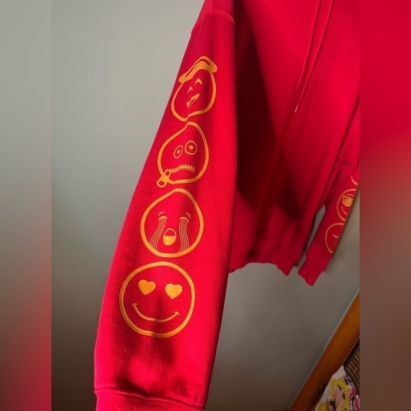 Forever 21 Emoji sweatshirt - Picture 7 of 7